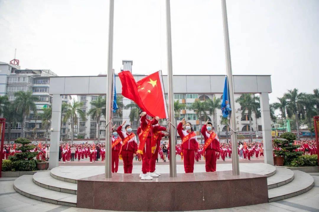物业公司回应业主被监控近2年,物业为什么如此猖狂呢?该不该取缔物业呢?知识星球-探索无止境